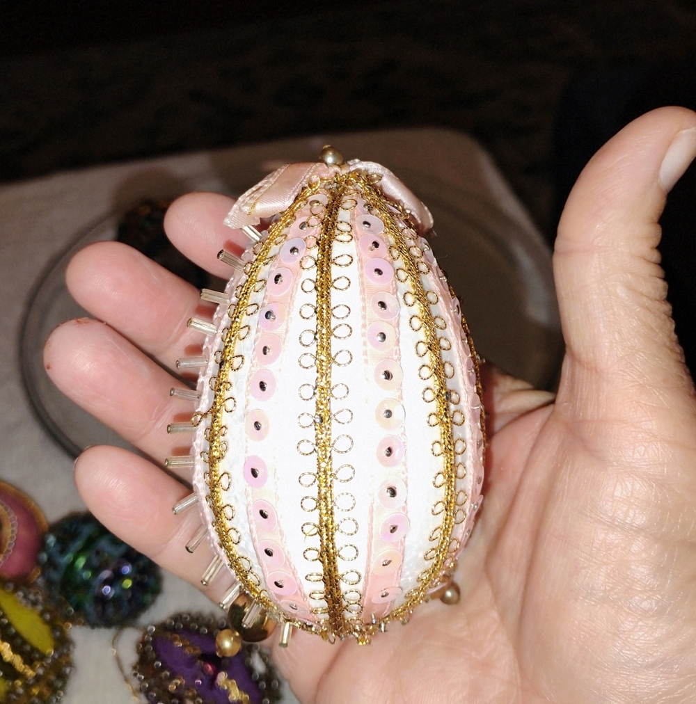Decorative Handmade Christmas Ornament / Beaded Easter Eggs Vintage Lot Of 9 - Picture 14 of 14